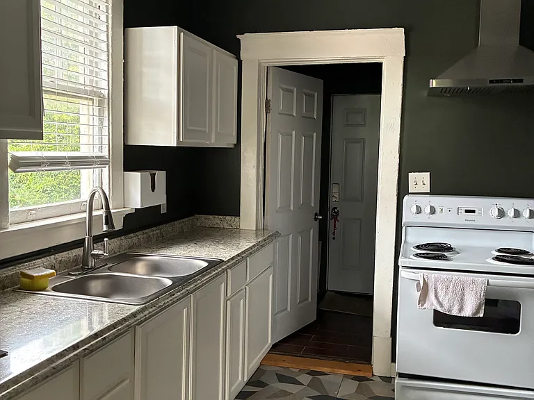 705 Harmon St — Photo 9