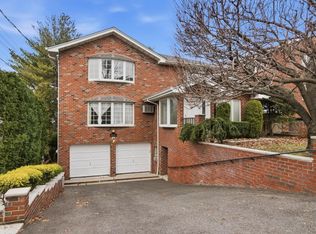 411 10th St FLOOR 1, Palisades Park, NJ 07650
