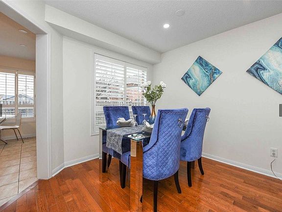 5th image of 31 Coachlight Cres