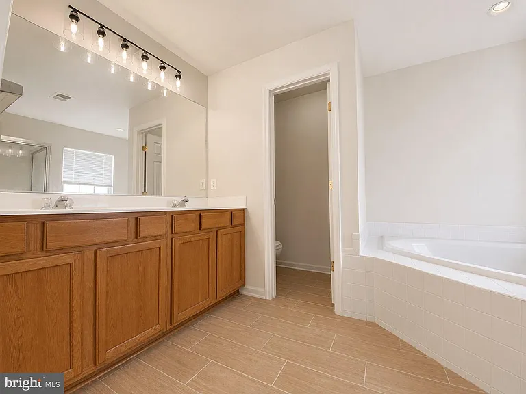 1124 Hampton St — Photo 18