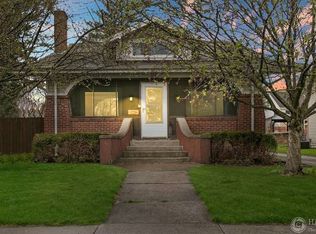 1615 N Riverside Dr, McHenry, IL 60050