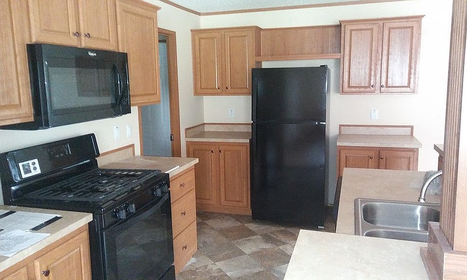 Kitchen W/All Appliances