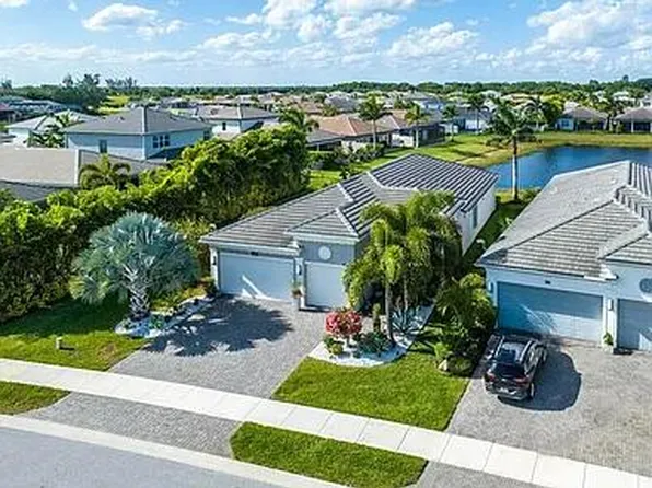 7697 Francisca Club Ln, Delray Beach, FL 33446