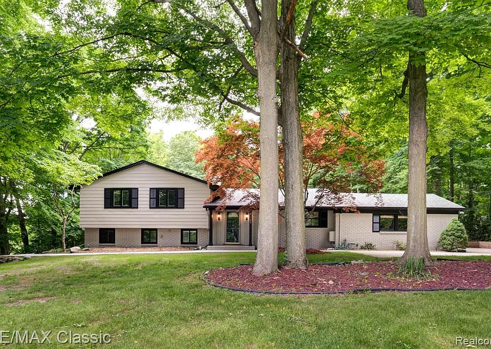21195 Lujon Dr, Northville, MI 48167 Zillow