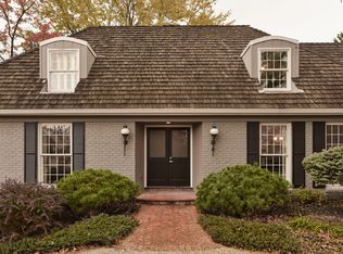 9949 Devonshire Dr, Omaha, NE 68114