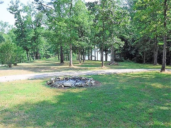 3rd image of 422 Pinelake Dr