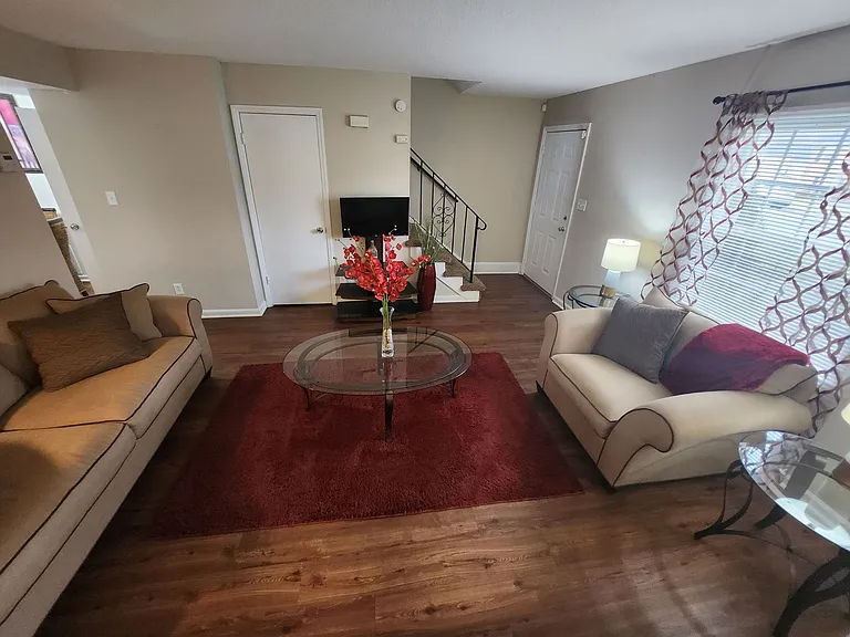 Sharon Pines — Photo 21