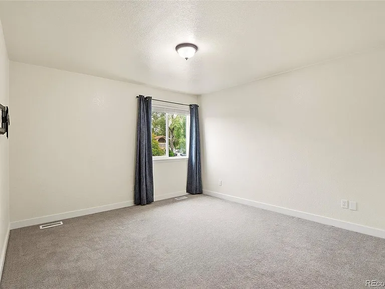 3501 S Ivanhoe St — Photo 24