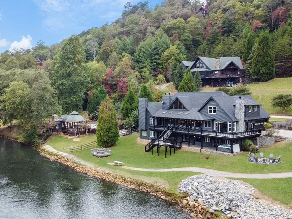 475 Toccoa River Ln, Mineral Bluff, GA 30559