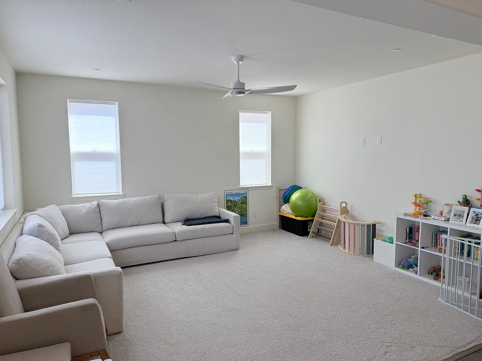 4 bed, 2.5 bath, 2367 sqft, $3,400 — Photo 3