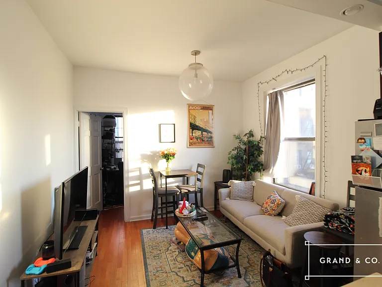 14 Maujer St #14 — Photo 4