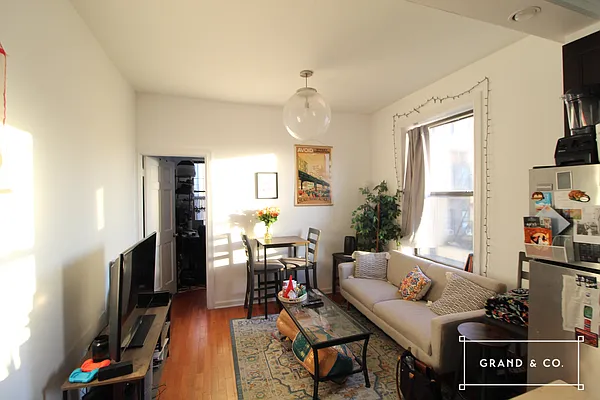 Rented by Grand & Co. | media 12