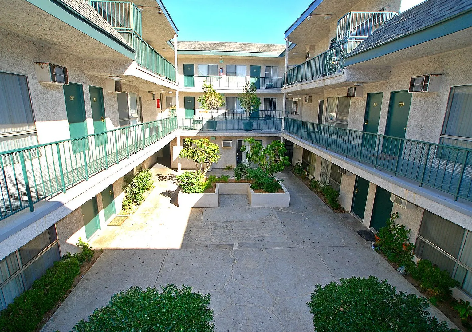 Saticoy Apartments...Nice comfortable living...Near Pierce College! CALL NOW! — Photo 4