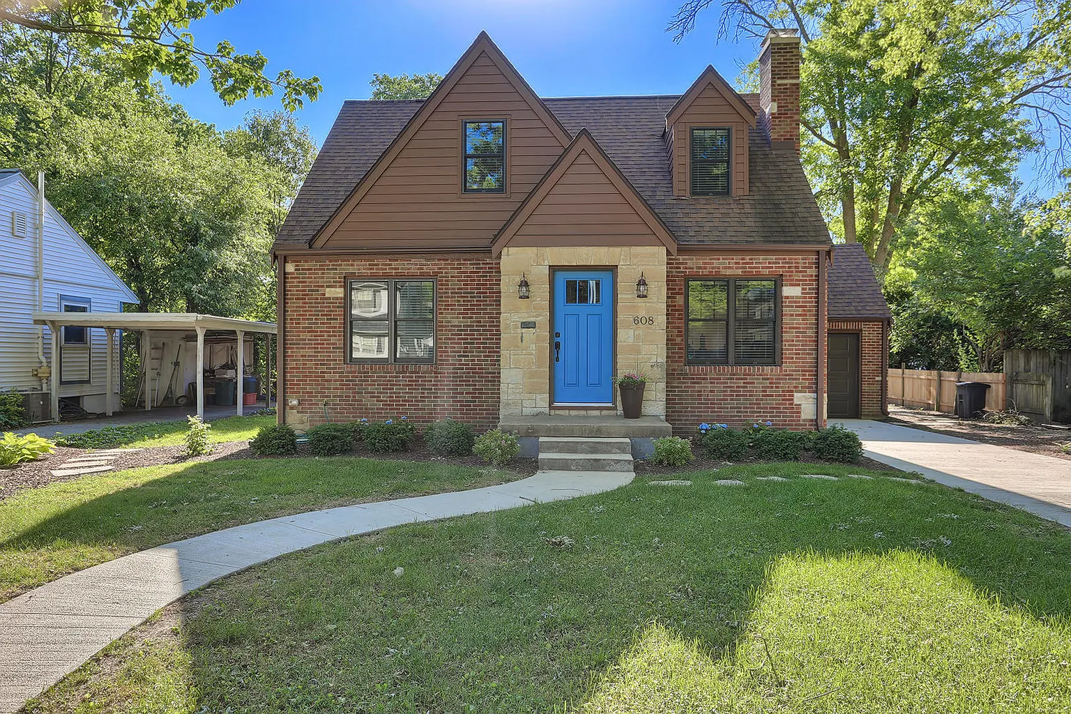 608 S Ridgeway Ave photo 1