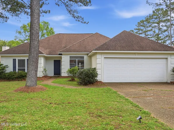 402 Forest Ln, Ridgeland, MS 39157