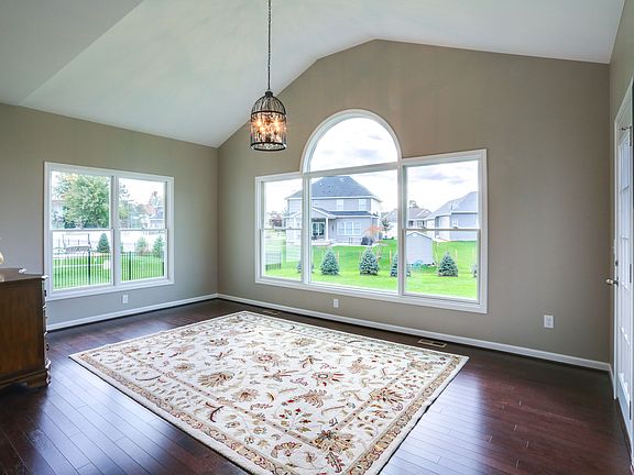 5th image of 60 Golden Crescent Way