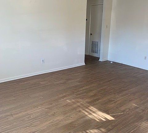 2nd image of 301 Shiloh Dr #A