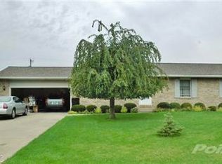 2821 Royal Queens Rd, Stevensville, MI 49127