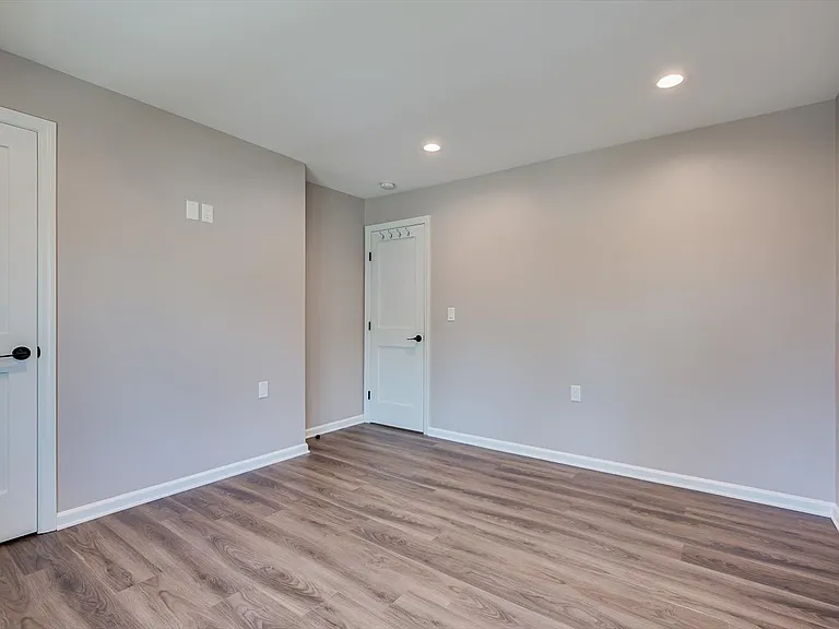 4 Wilcox Ave #B — Photo 17