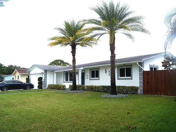 5th image of 4031 NW 4th Court