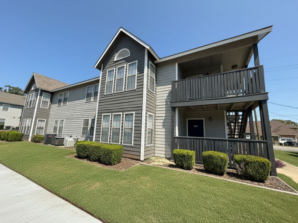 1050 Harborview Dr NE