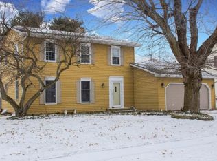 5522 Colonial Ln, South Bend, IN 46614