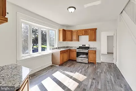 4 bed, 1596 sqft, $1,800 — Photo 2