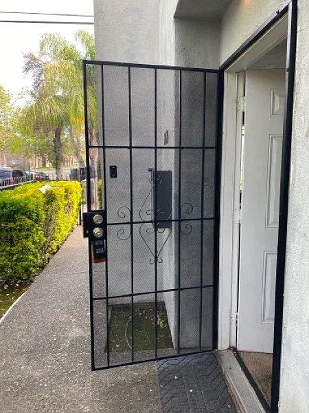 2 bed, 1.0 bath, 970 sqft, $1,400 — Photo 2