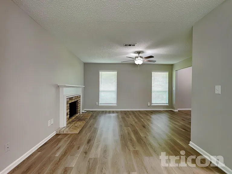 2610 Townhall Ln — Photo 3