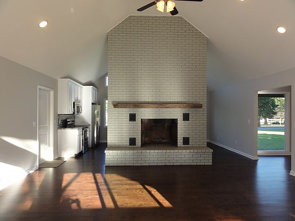 2nd image of 778 Brookemeade Dr