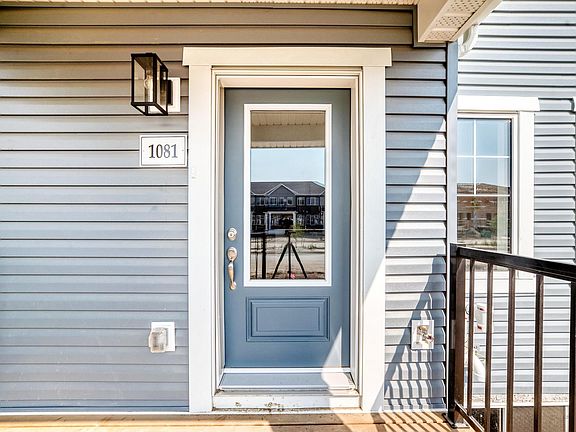 3rd image of 1081 Hearthstone Blvd