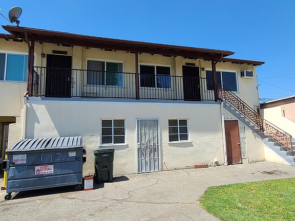 3rd image of 5923 Camellia Ave
