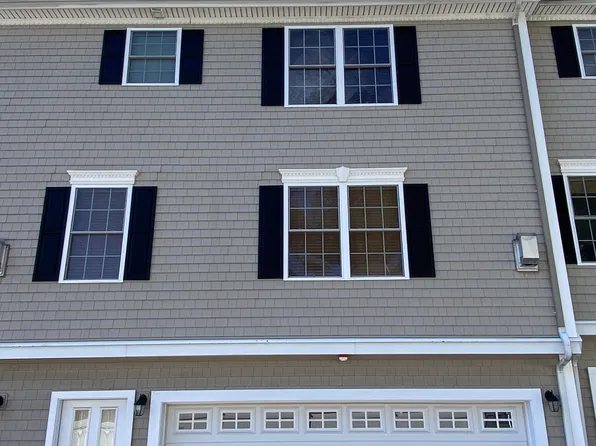 36 Bacon St Unit 4, Waltham, MA 02451