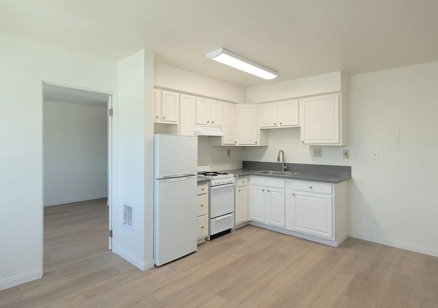 3901 Saviers Rd — Photo 2