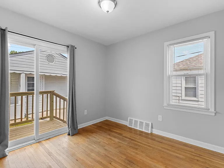 21328 Audette St — Photo 20