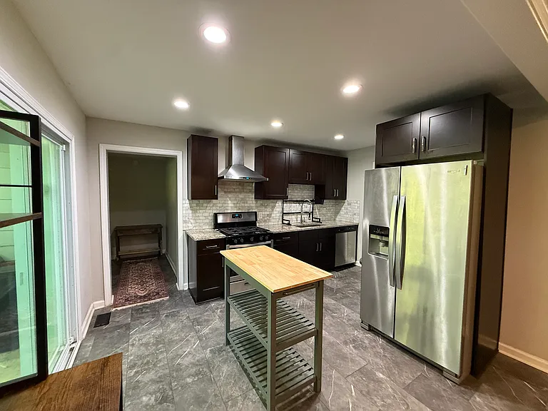 1865 Winthrop Dr SE — Photo 7