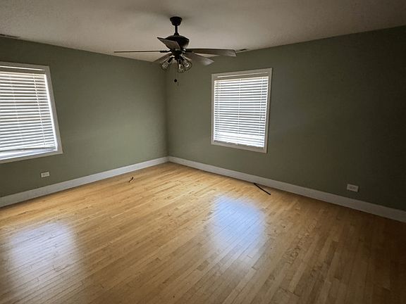 4th image of 7555 N Rogers Ave