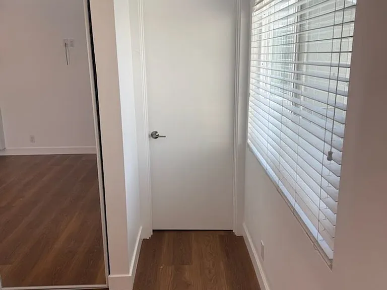 1160 Manhattan Beach Blvd — Photo 6