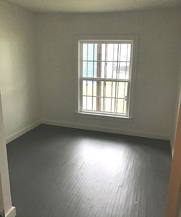4th image of 2254 Burnet St