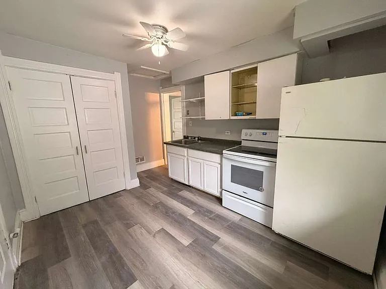 3915 Lockwood Ave — Photo 9