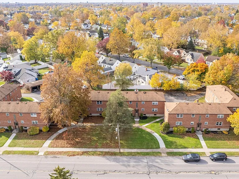 Englewood Apartments — Photo 10