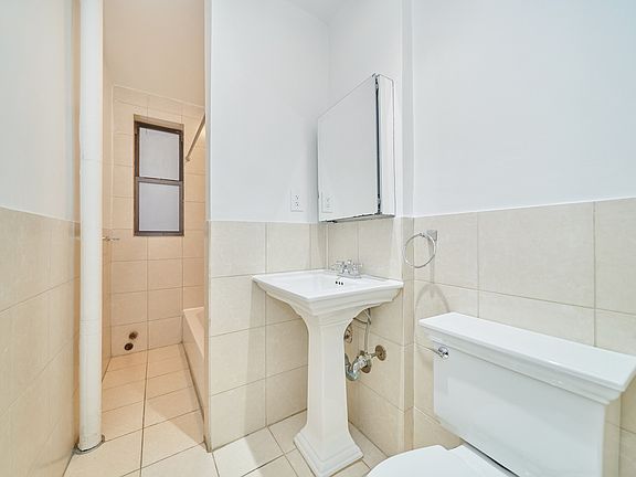 3rd image of 370 Fort Washington Ave APT 208