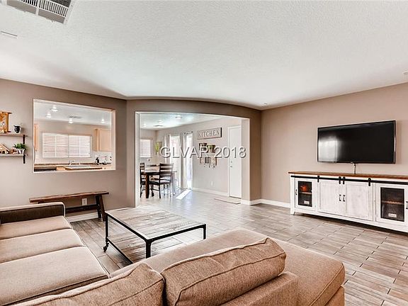 4th image of 10974 Mountain Willow St