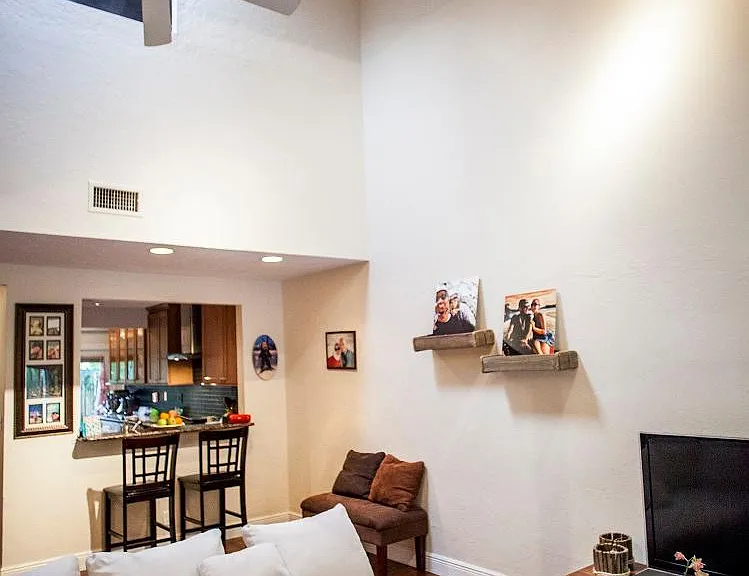 212 NE 16th Ter — Photo 10
