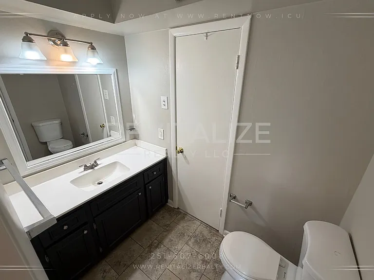 1504 Dauphin St #6 — Photo 9