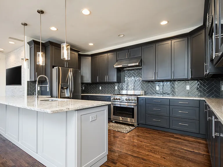 335 N Josephine St #A — Photo 9