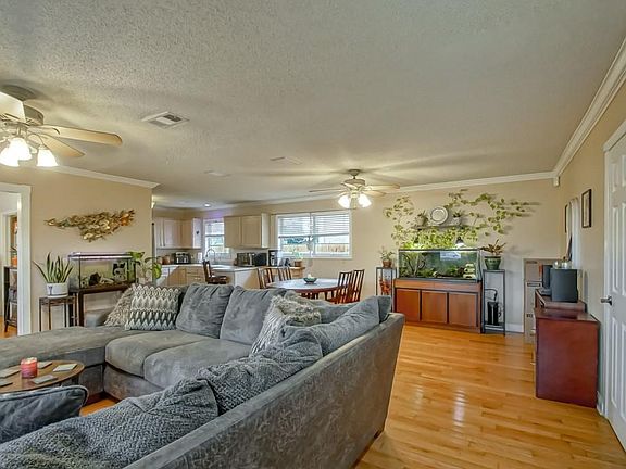 3rd image of 8024 Dalton St