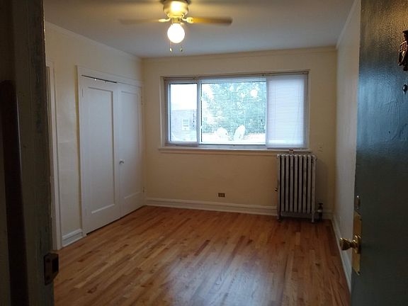 2nd image of 1528 W Pratt Blvd APT 411