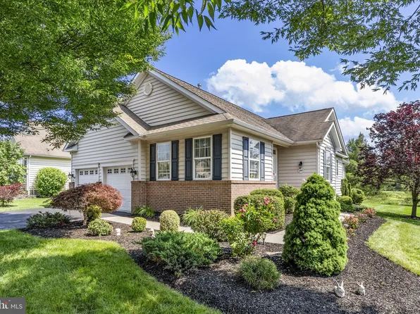 140 Masters Dr, Pottstown, PA 19464