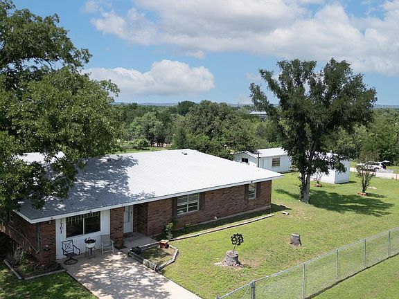 3rd image of 1701 Valley View Lane